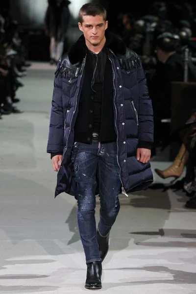 Look 32